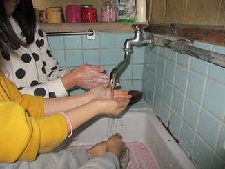 手洗い学童