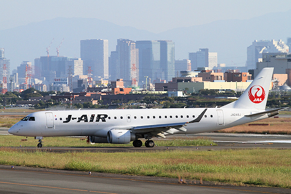 J-AIR E190（JA248J)