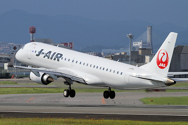 J-AIR E190（JA252J)