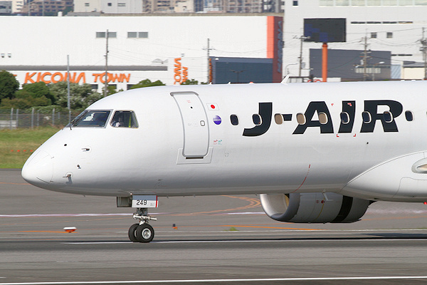J-AIR E190（JA249J)