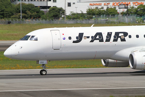 J-AIR E190（JA250J）