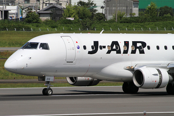 J-AIR E170（JA212J)