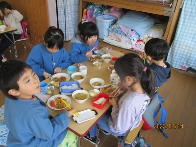 す1
