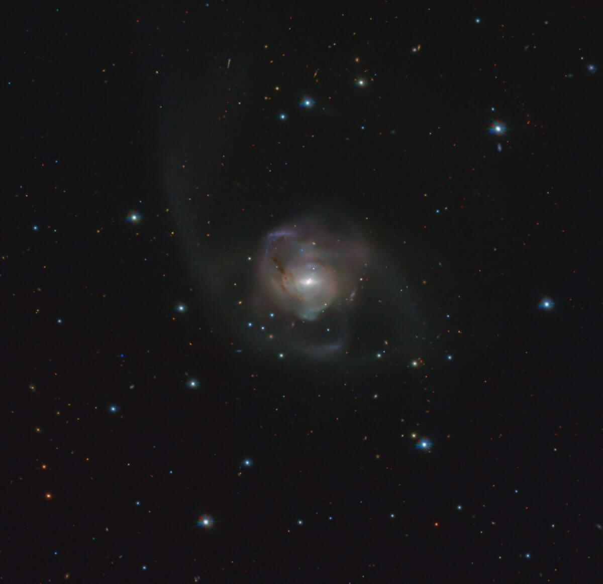 銀河「NGC 7727」の全体像