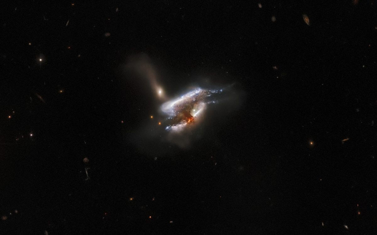 相互作用銀河「IC 2431」1